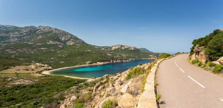Cesta autem na Korsiku: Trajekty, náklady a užitečné typ