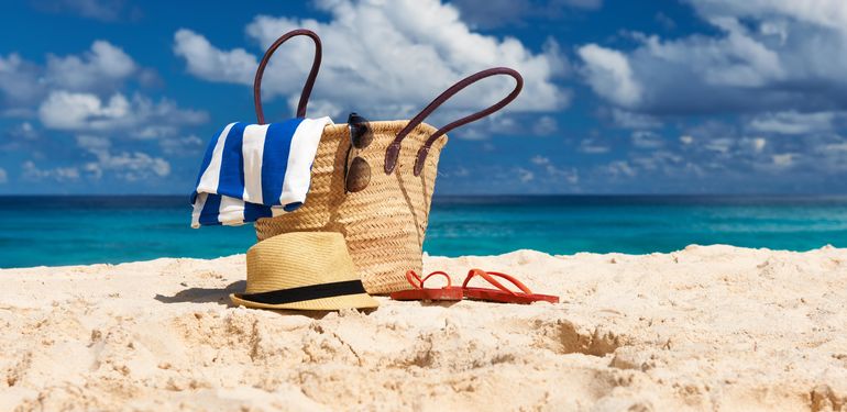 Cestujte nalehko: Co si vzít s sebou na dovolenou k moři?