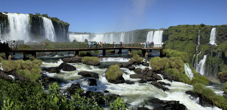 Největší a nejkrásnější jsou vodopády Iguacu v Jižní Americe