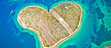 Ostrov pro zamilované, to je Galešnjak ve tvaru srdce