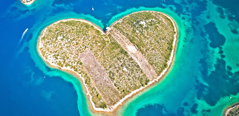 Ostrov pro zamilované, to je Galešnjak ve tvaru srdce