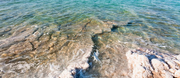 Mrtvé moře pomalu mizí. Už jste jej navštívili?