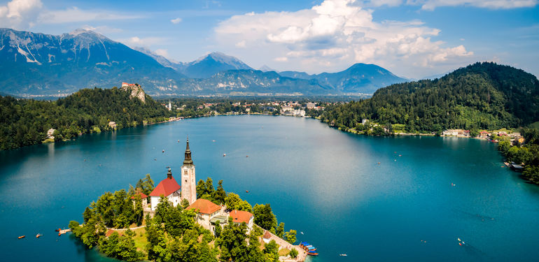 Vypravte se do Slovinska a poznejte modrobílou perlu, jezero Bled