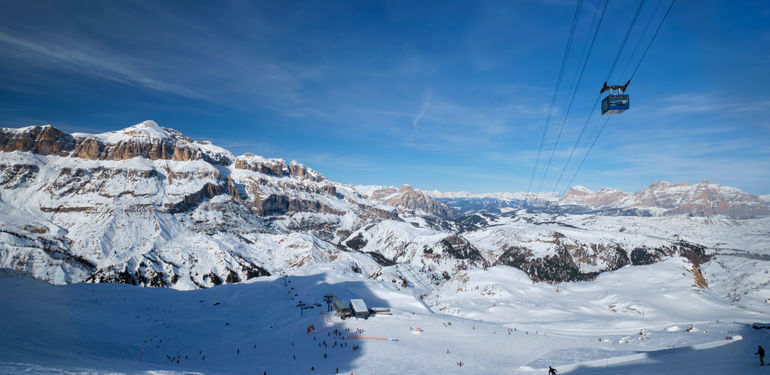 Bílo pod vámi, modro nad hlavou. Kouzelné lyžování a pohádková zábava ve ski areálu Gitschberg Jochtal