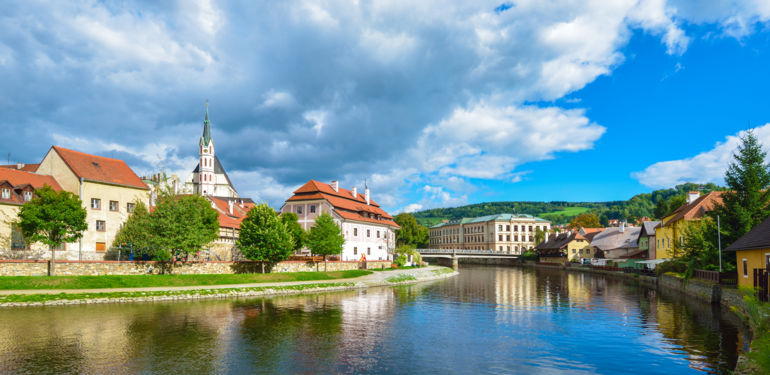 Kouzelná jarní krajina láká. Kam směřovat výlety a víkendové pobyty?