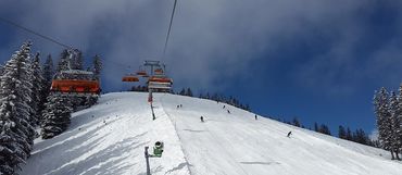 Víte, jaké ski areály se už v Česku otevřely návštěvníkům a kolik letos stojí skipasy?