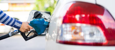 Automobilem na dovolenou: Kde se v létě 2021 vyplatí tankovat?