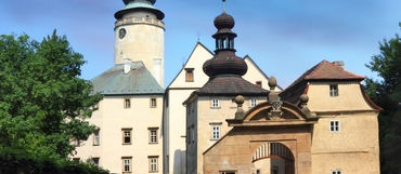 Kde bydlely princezny aneb Putujeme po hradech a zámcích slavných českých pohádek