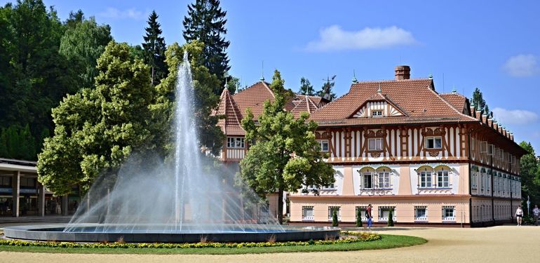 Luhačovicemi na kole. Město chystá páteřní cyklotrasu