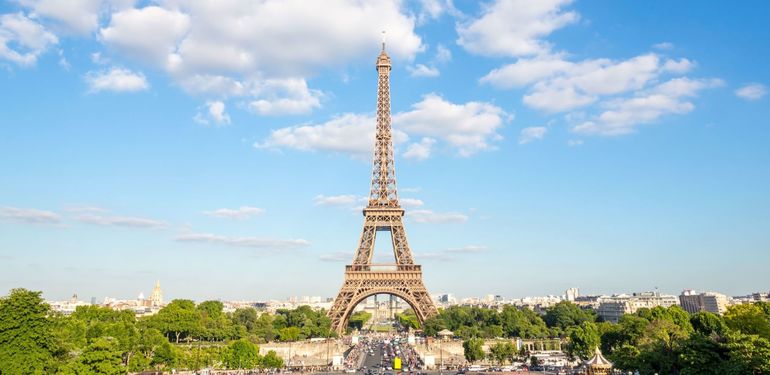 Eiffelovka dostane nový kabát za 50 milionů eur