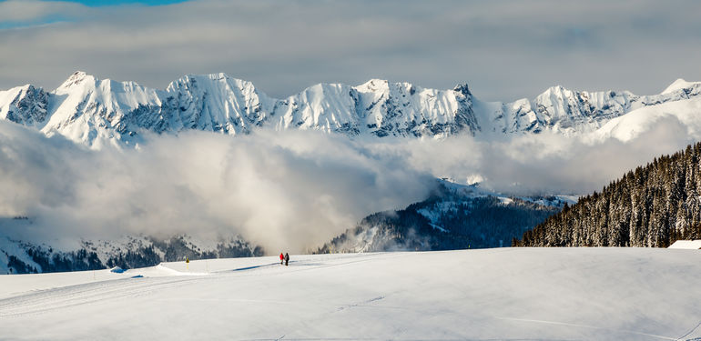 Kde se lyžuje po celý rok? Poradíme vám, kam vyrazit za jistou sněhovou nadílkou