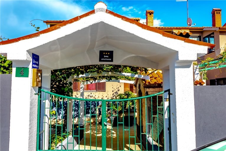 Slavica Apartments