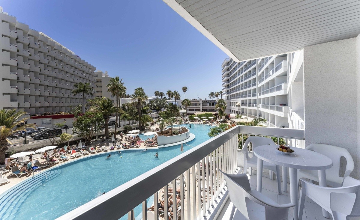 Ona Palm Beach