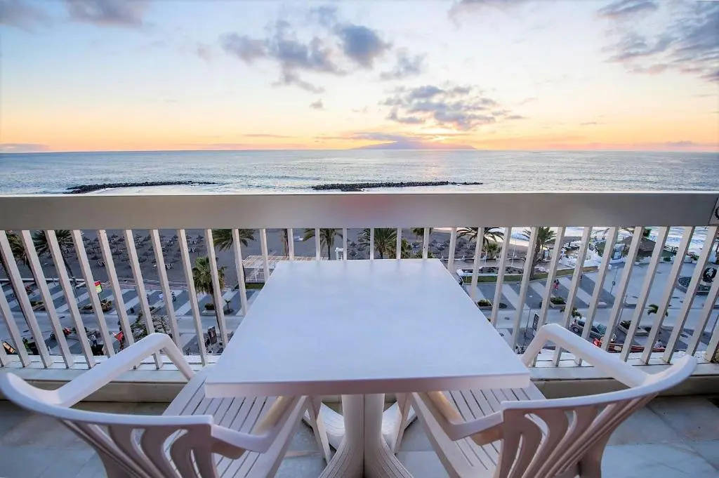 Ona Palm Beach