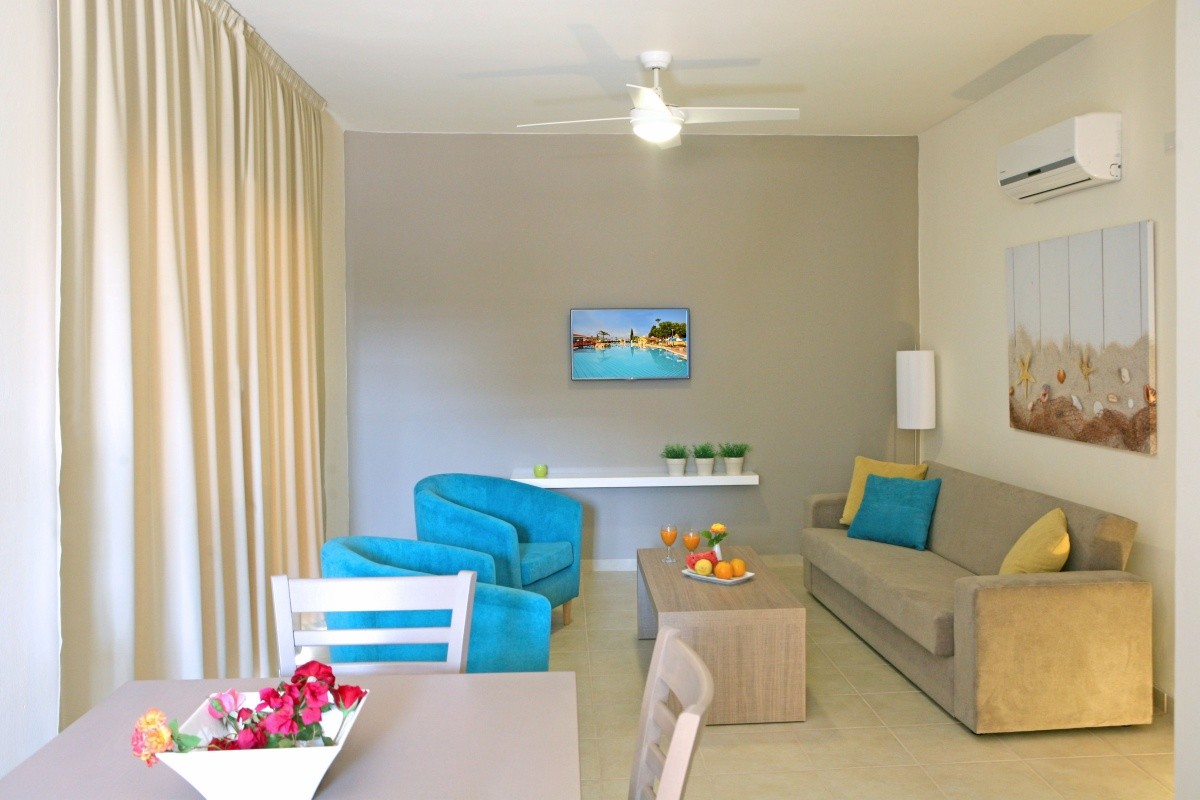 Makronisos Village Club