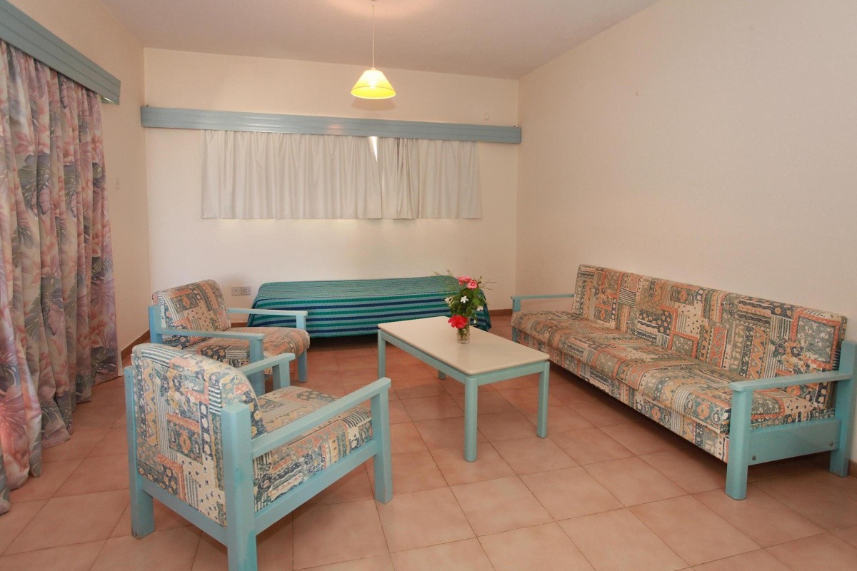Makronisos Village Club