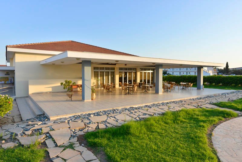 Makronisos Village Club