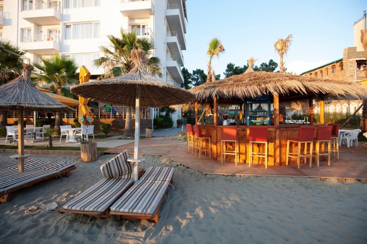 Adria Palace (Ex. Rinia 2)
