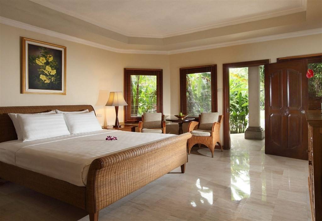 Puri Santrian Beach Resort & Spa