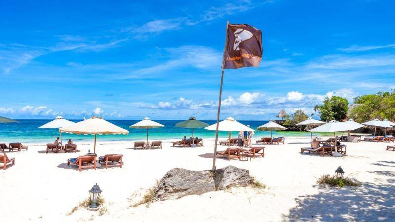 Sands At Chale Island