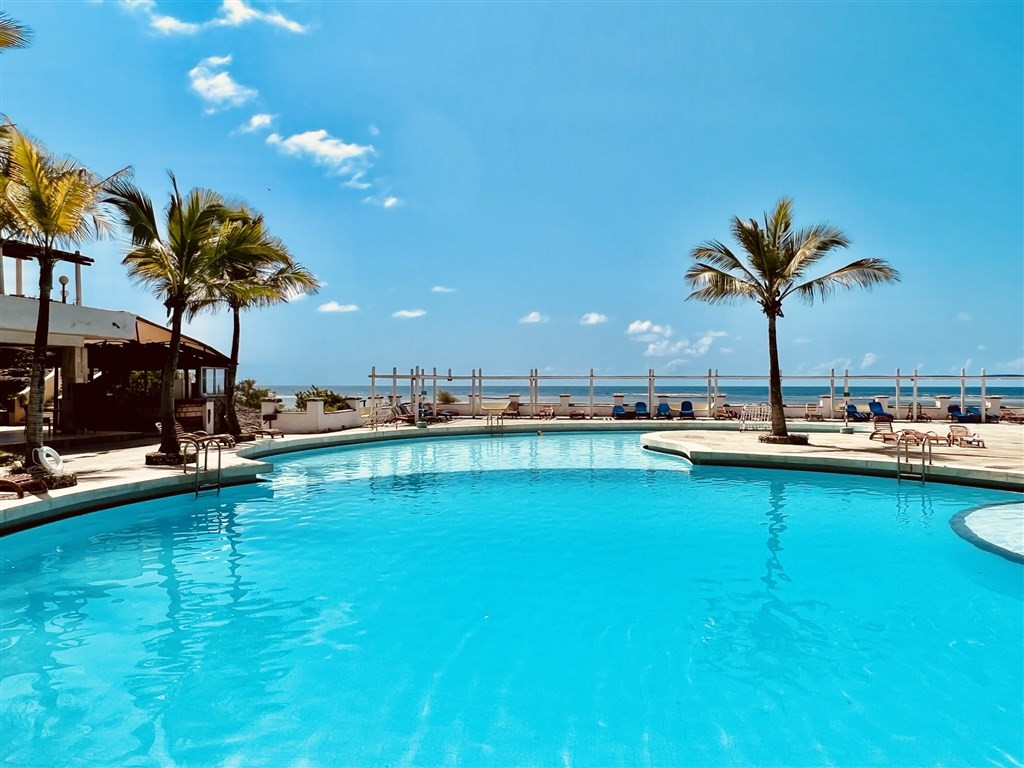 Leopard Beach Resort & Spa