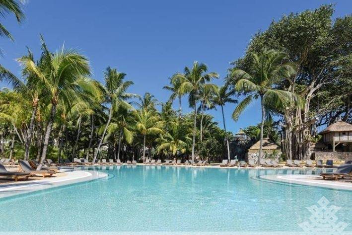 Paradis Beachcomber Golf Resort & Spa