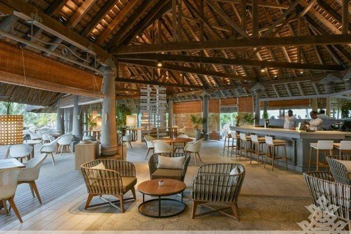 Paradis Beachcomber Golf Resort & Spa