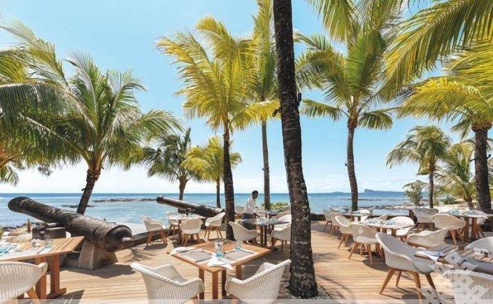 Paradis Beachcomber Golf Resort & Spa