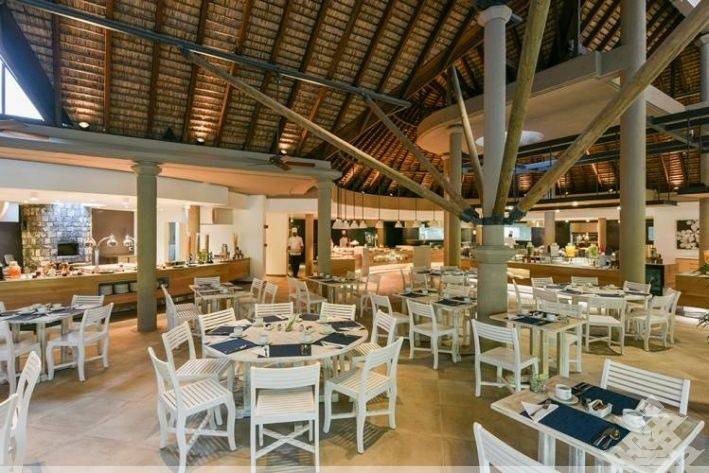 Paradis Beachcomber Golf Resort & Spa