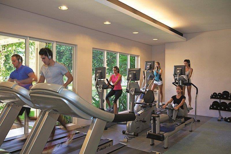 La Pirogue Resort & Spa
