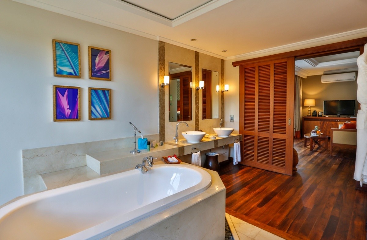 Maradiva Villas Resort & Spa