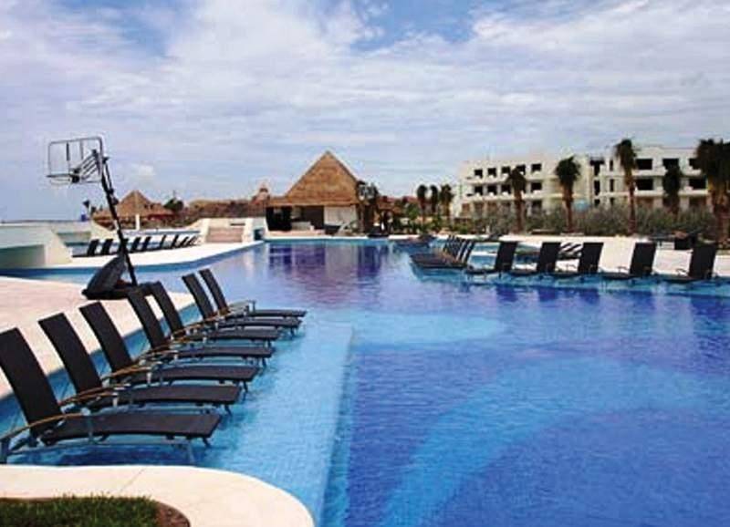 Bluebay Grand Esmeralda