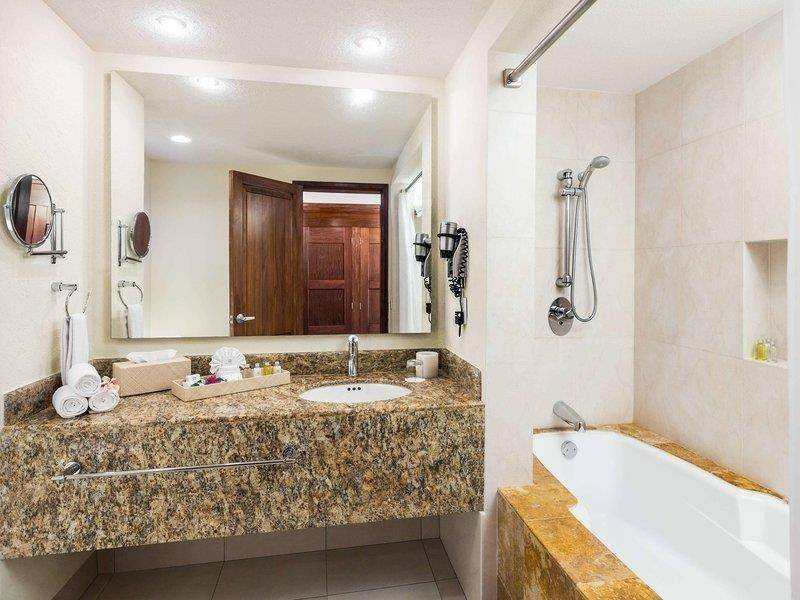 Bluebay Grand Esmeralda