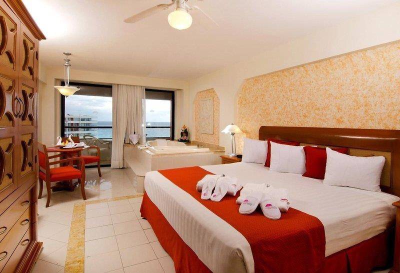 Crown Paradise Club Resort