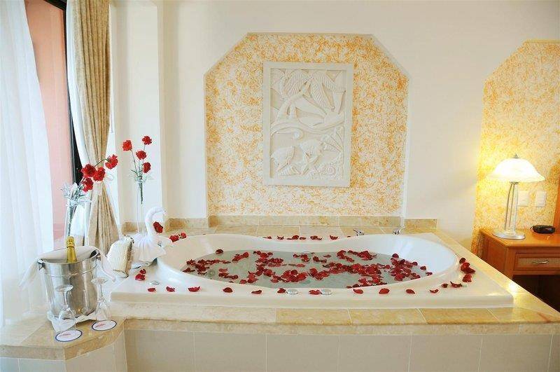 Crown Paradise Club Resort
