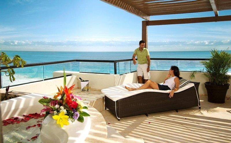 Crown Paradise Club Resort