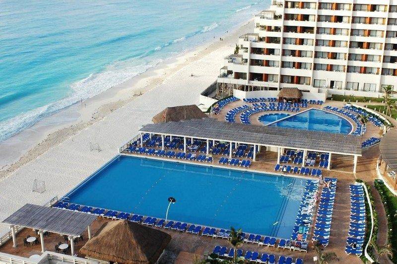 Crown Paradise Club Resort