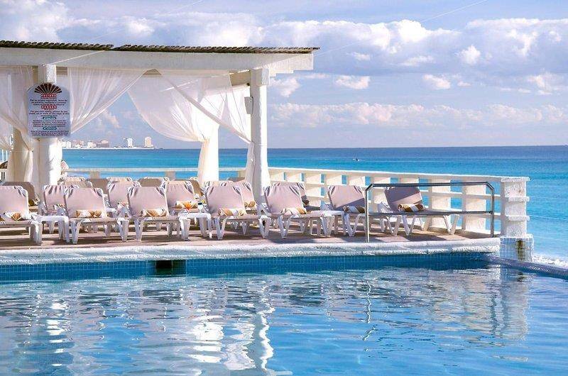 Crown Paradise Club Resort