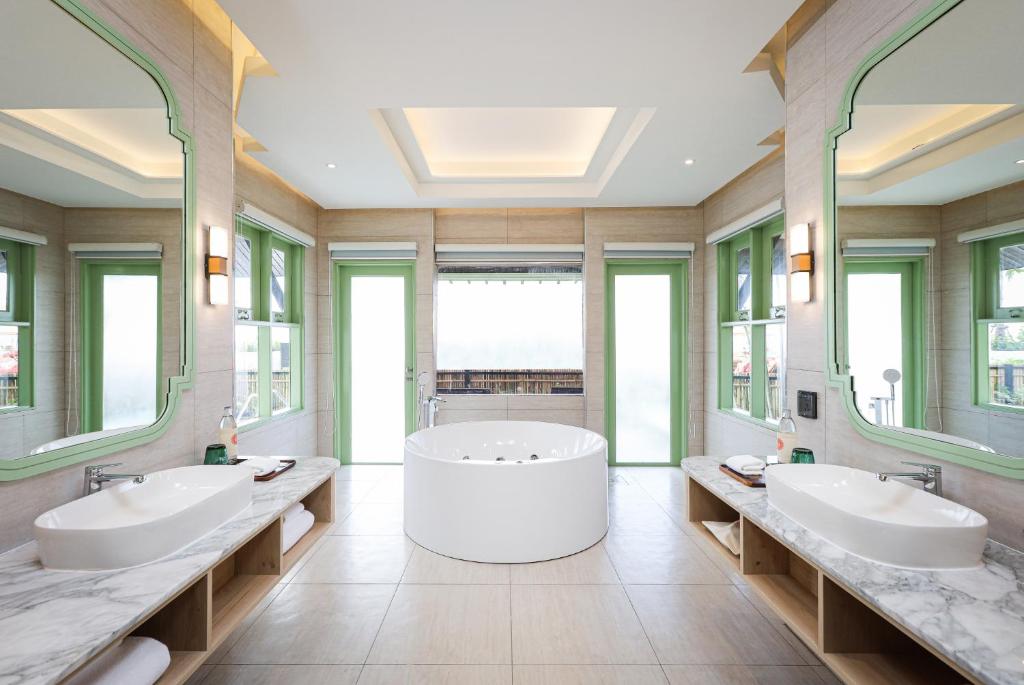 La Solaya Khao Lak (Ex. Mukdara Beach Villa)