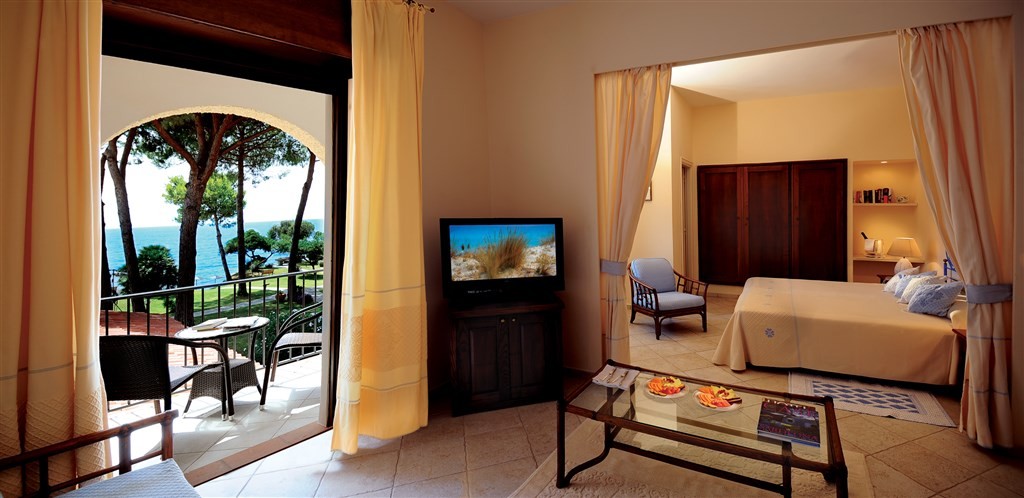 Is Morus Relais