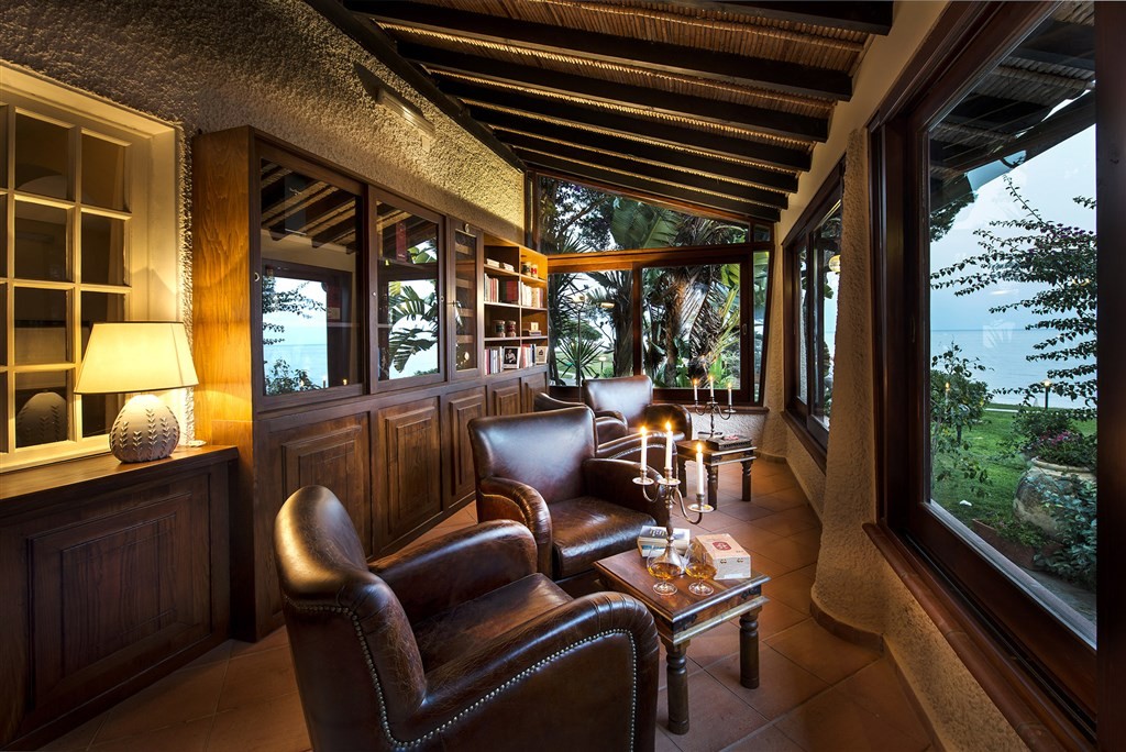 Is Morus Relais