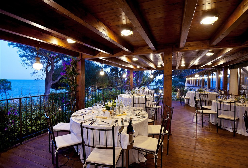Is Morus Relais