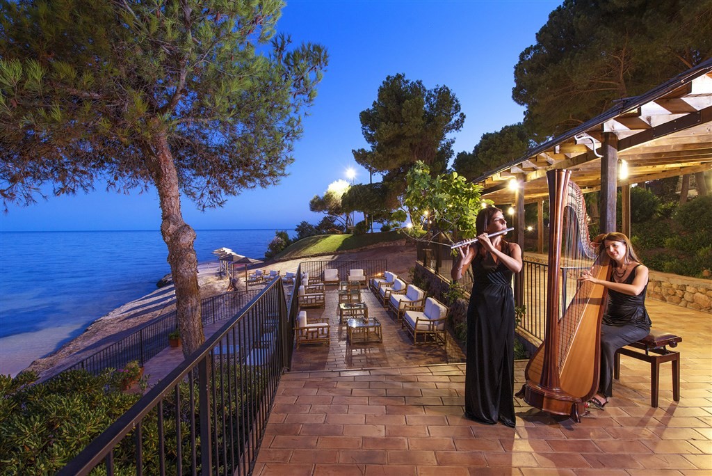 Is Morus Relais