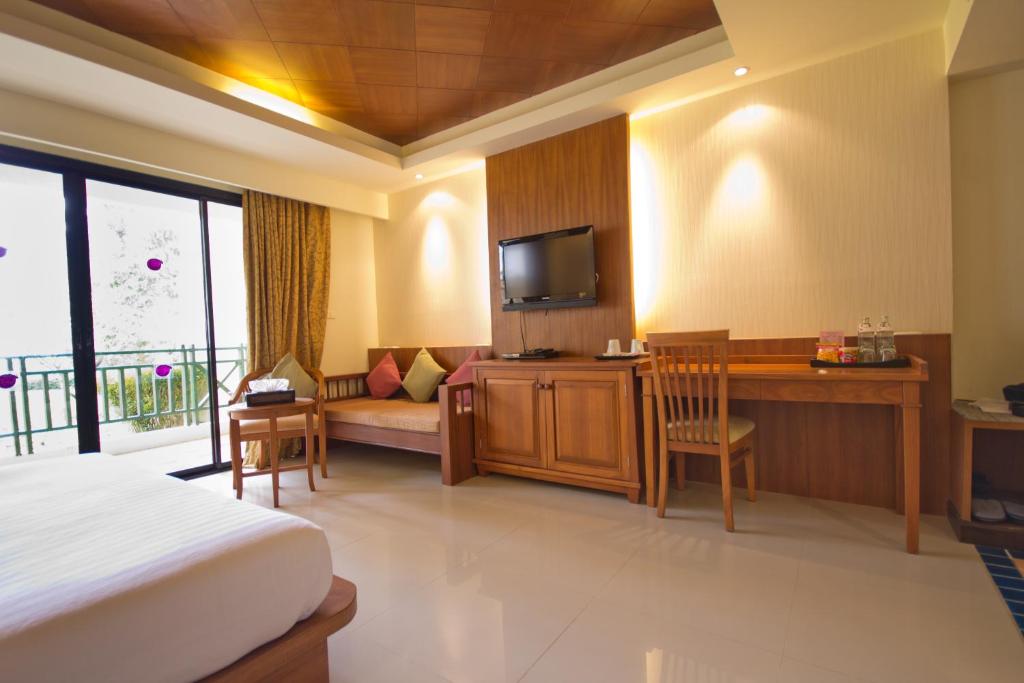 Orchid Beach Resort