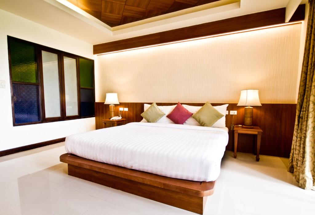 Orchid Beach Resort