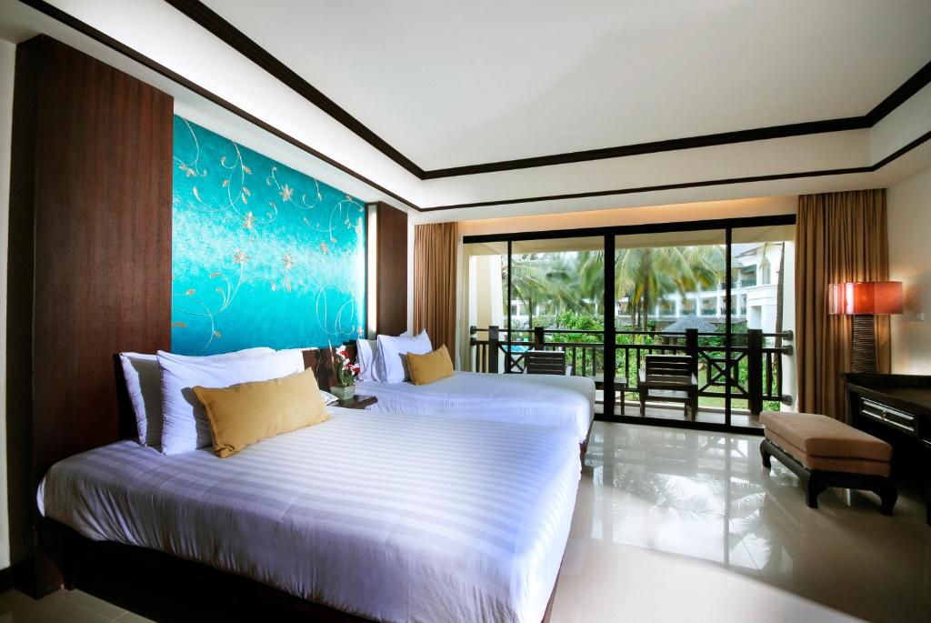 Orchid Beach Resort