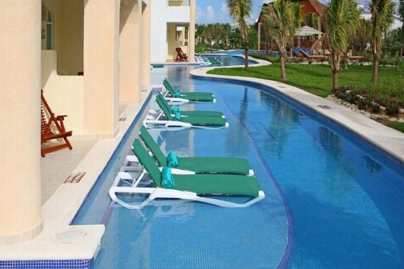 El Dorado Seaside Suites