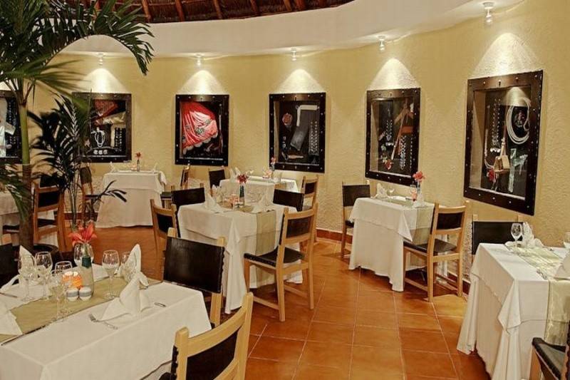 El Dorado Seaside Suites