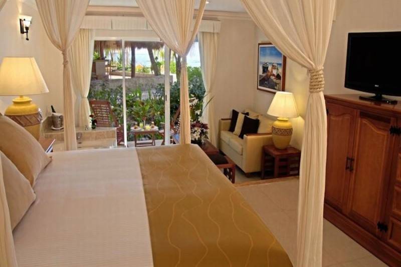 El Dorado Seaside Suites