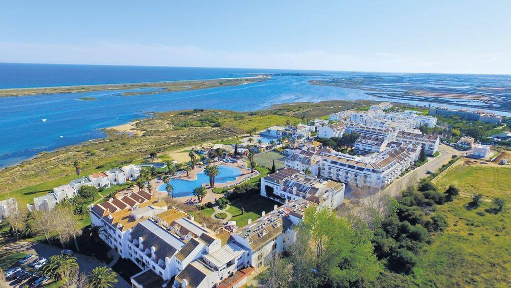 Golden Club Cabanas